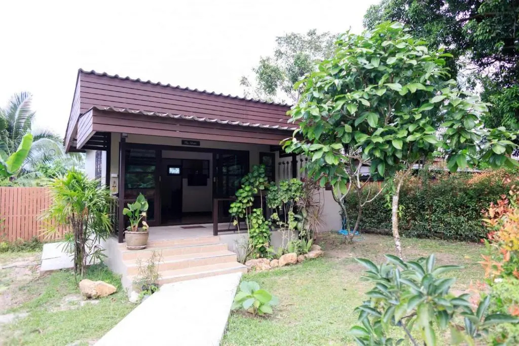 Deluxe Double room with balcony (full double bed)