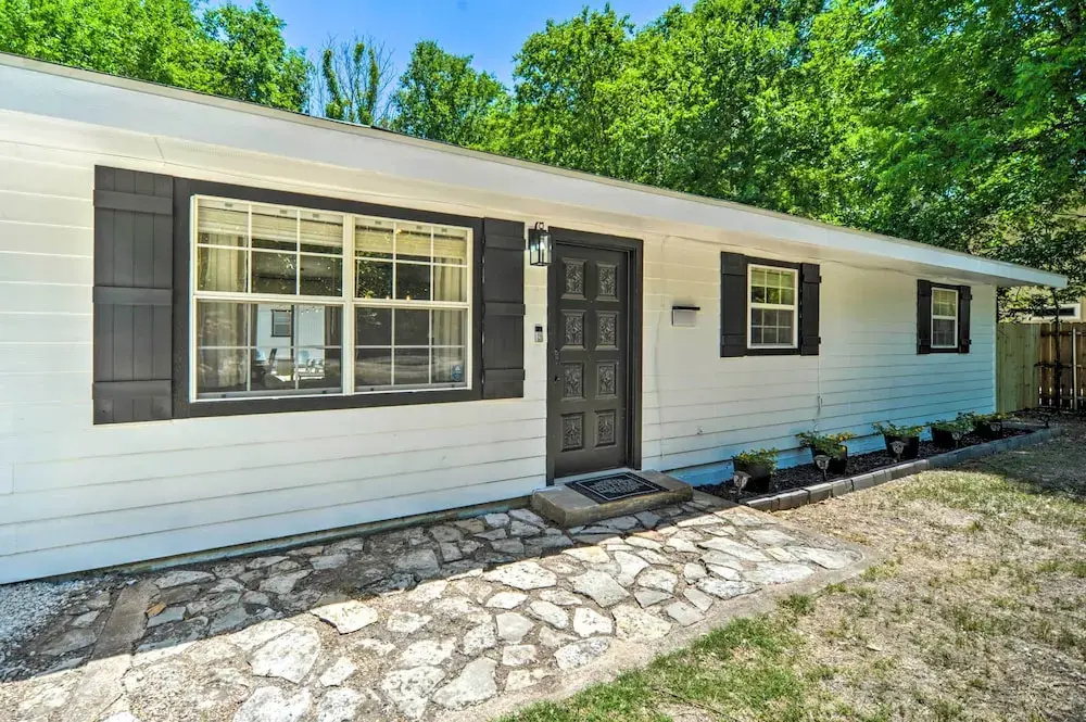New Braunfels Haven w/ Hot Tub & Fire Pit!