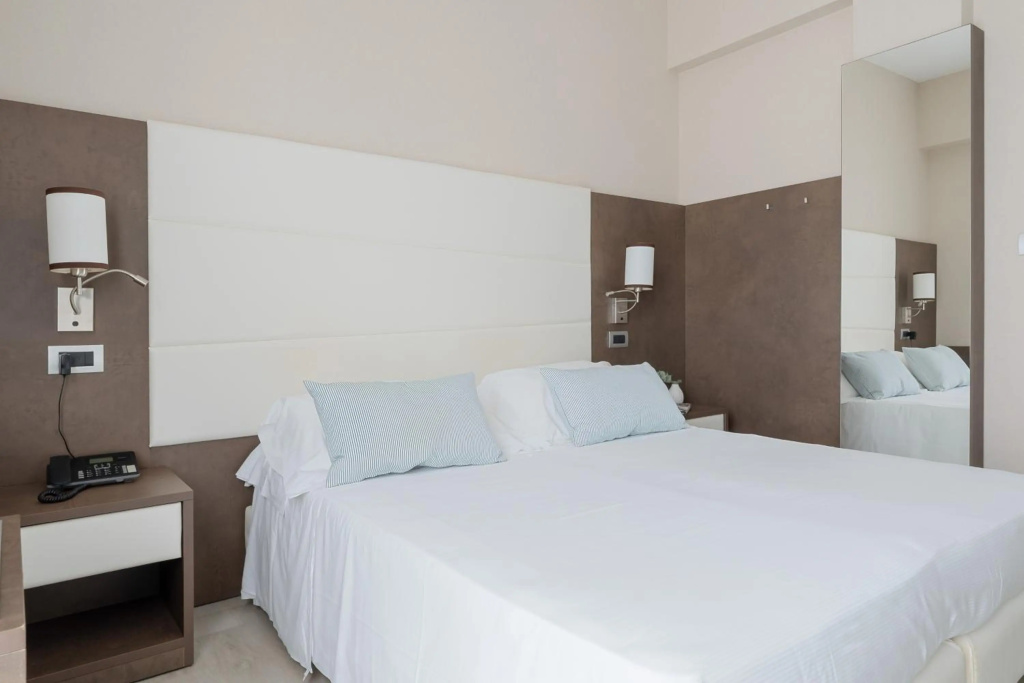 Reginna Palace Hotel — 4