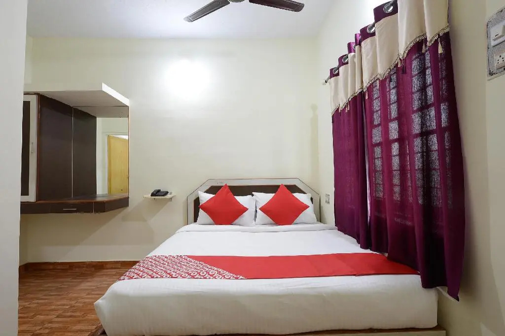 Maharaja Comforts By OYO Rooms