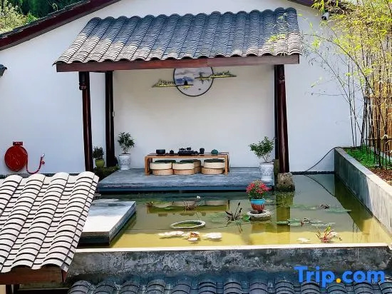 Xingyi Yinfeng Inn