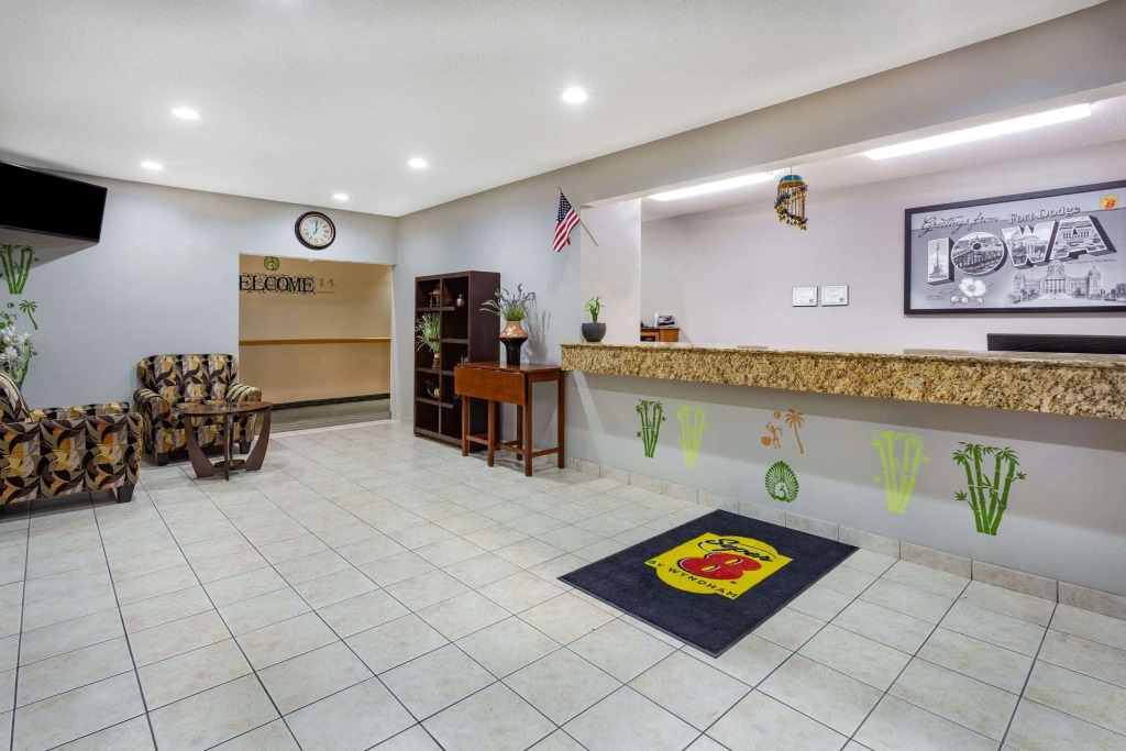 Super 8 by Wyndham Fort Dodge IA — фото 2