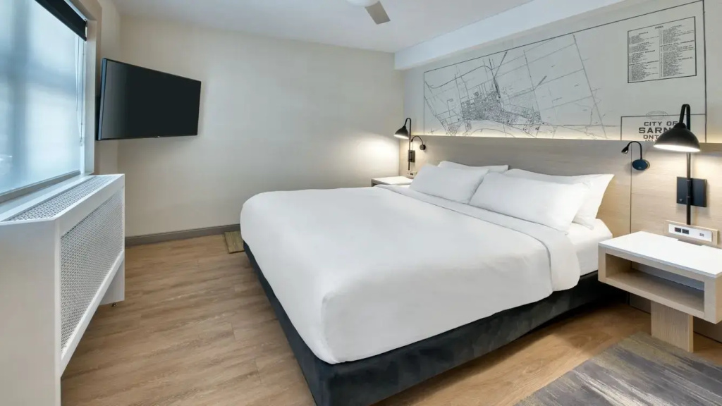 Suite with balcony