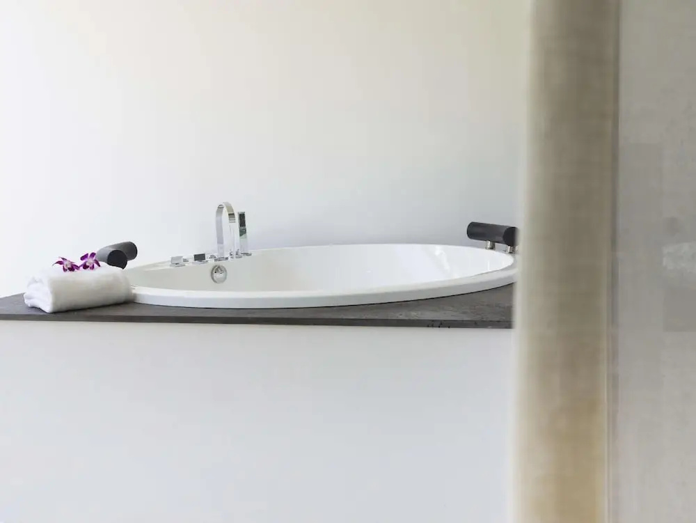 The Nchantra Pool Suite Phuket - Chambres