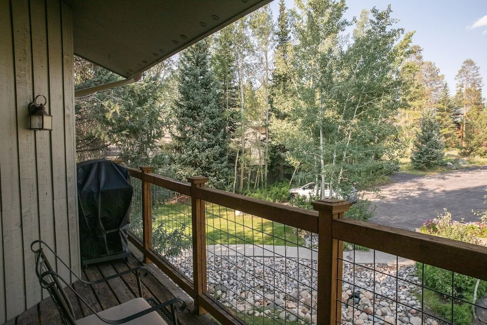 1196 Flying Dutchman 1 Bedroom Condo by RedAwning
