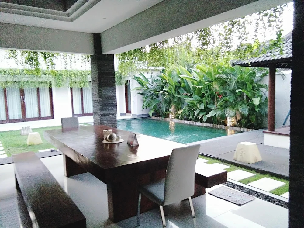 5 Bedrooms Legian and Seminyak Private Pool Villa