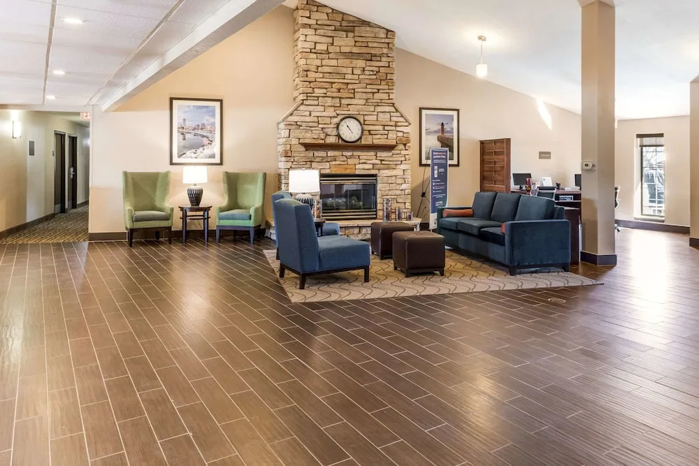 Lobby & Reception
