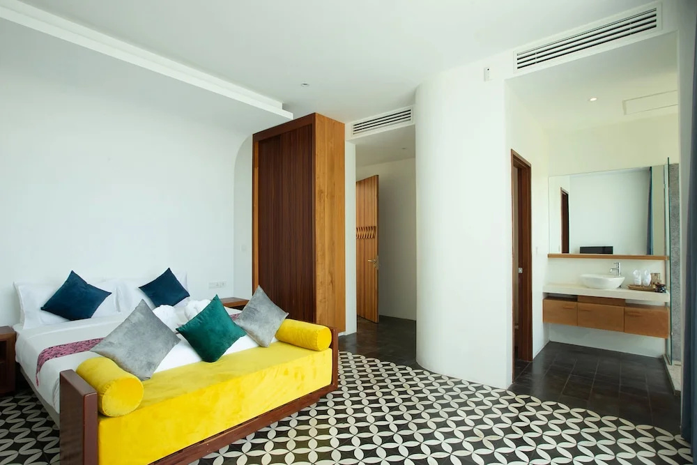 Economy room