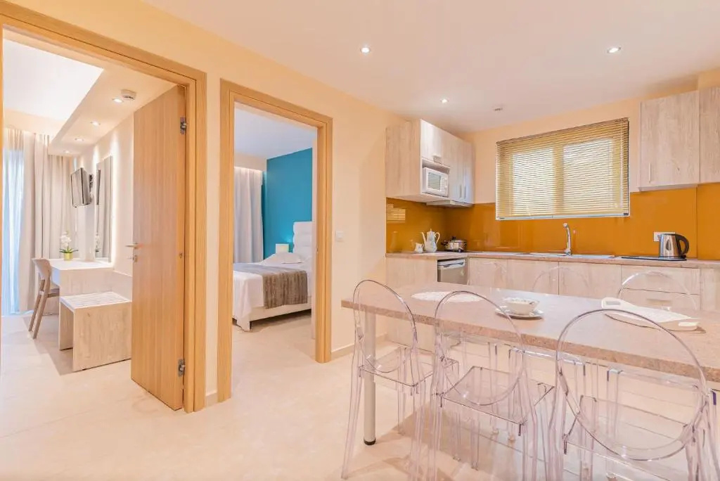 3 Bedrooms Apartment