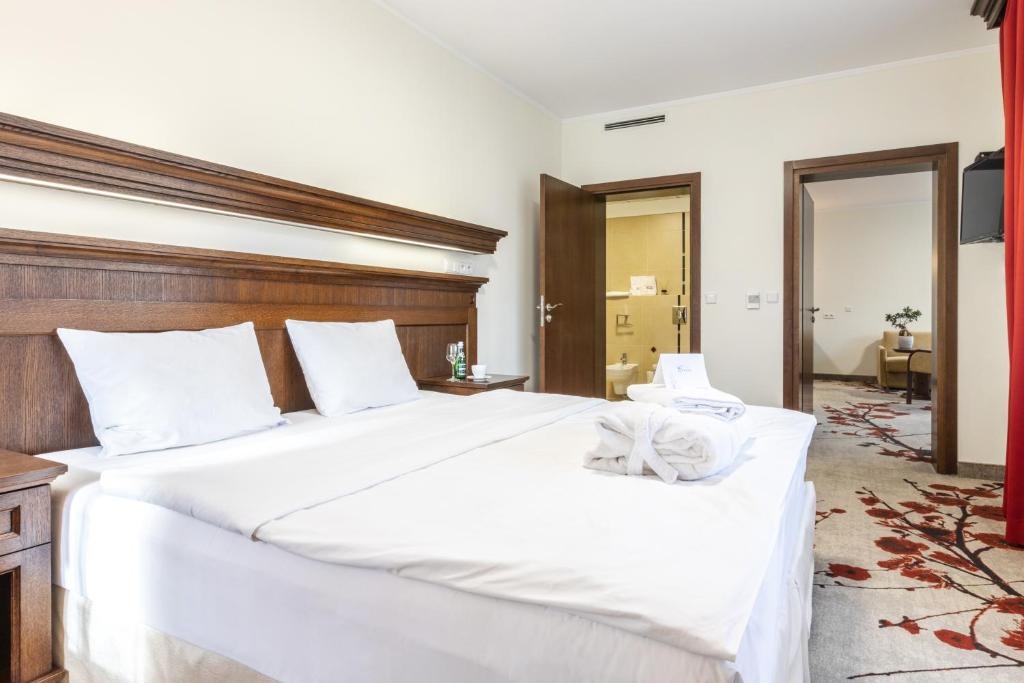Double Apartment (full double bed and sofa)