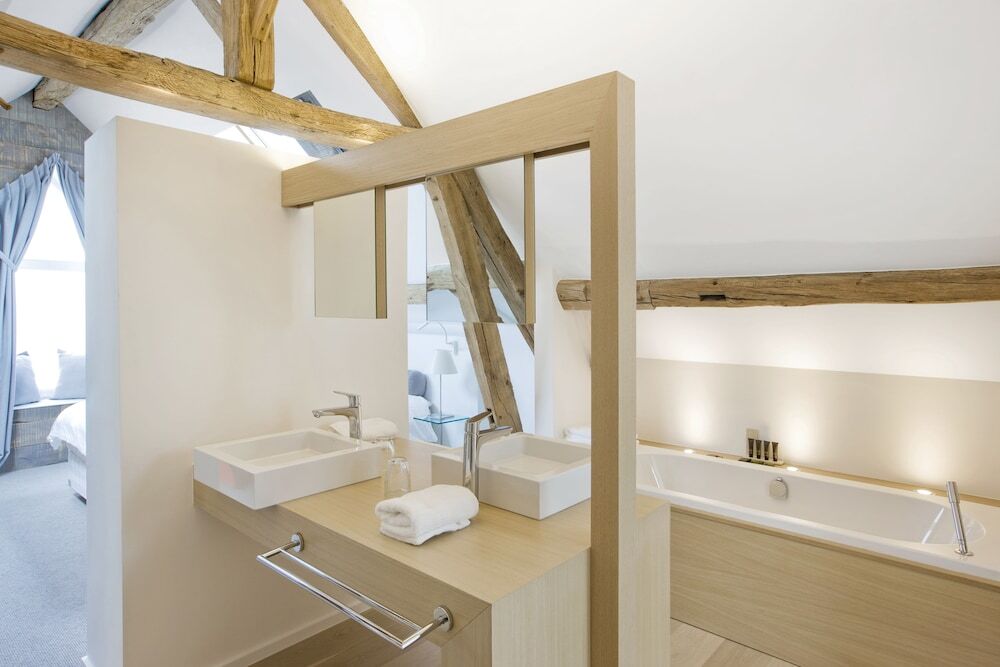 NE5T Hôtel - Spa - Restaurant by null