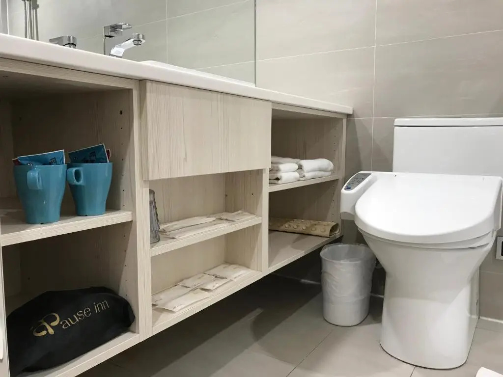 Deluxe Double room with city view (full double bed)