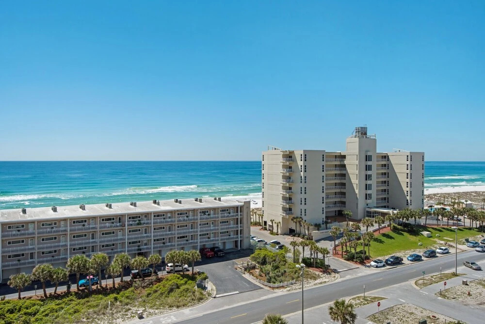 Seahorse unit D - Three Bedroom Condo