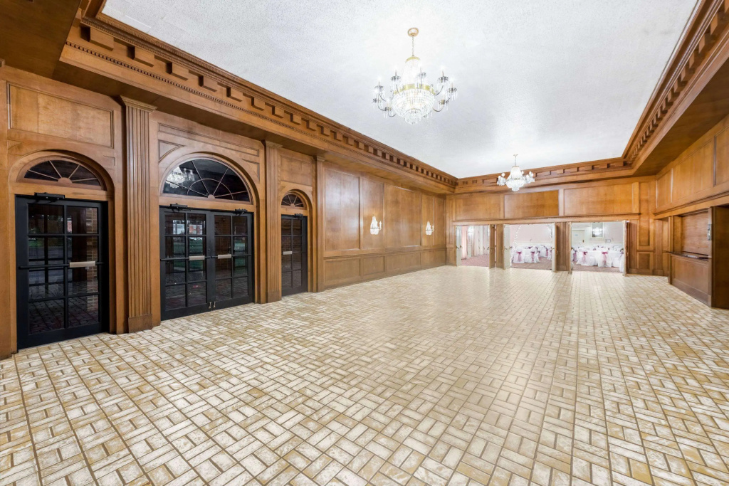 Lobby & Reception