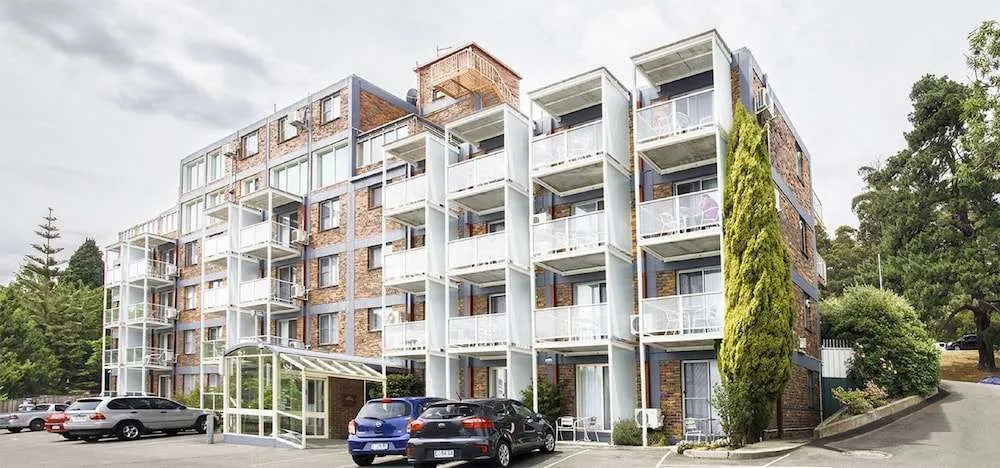 Adina Place Motel Apartments in Launceston