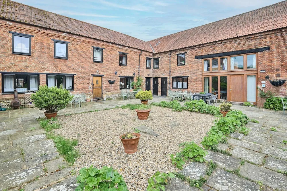 Host Stay West Barn