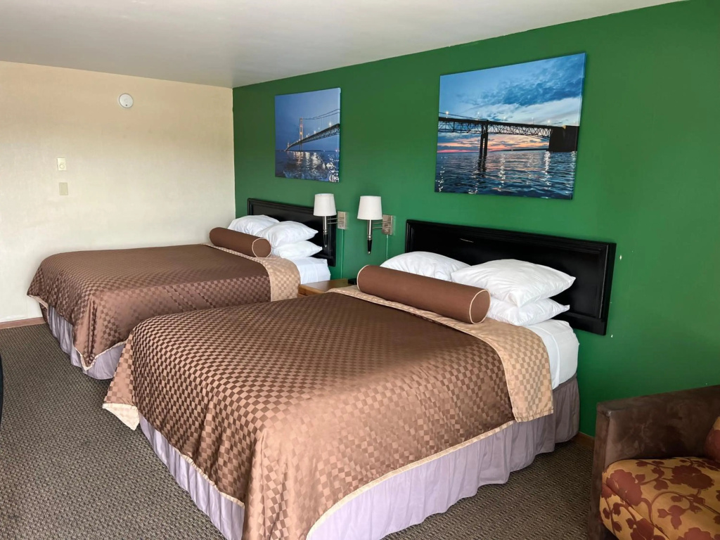 Cedar Hill Lodge — 5