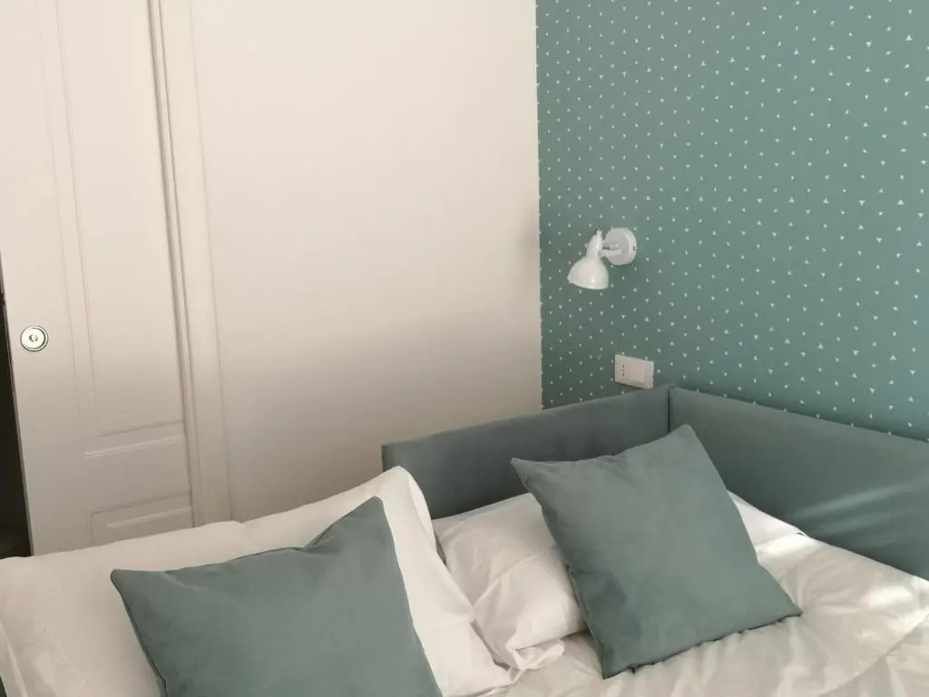 Standard Double room with balcony (full double bed)