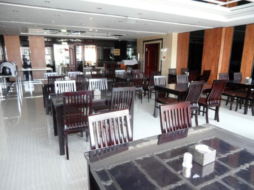 Food & Beverage