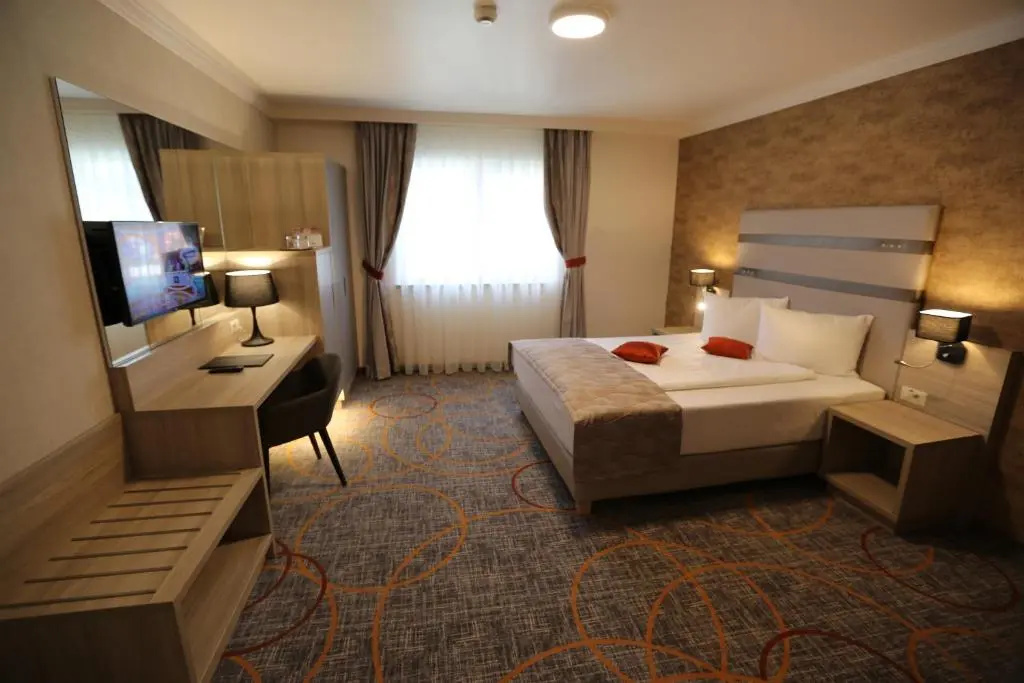 Standard Double room (full double bed)