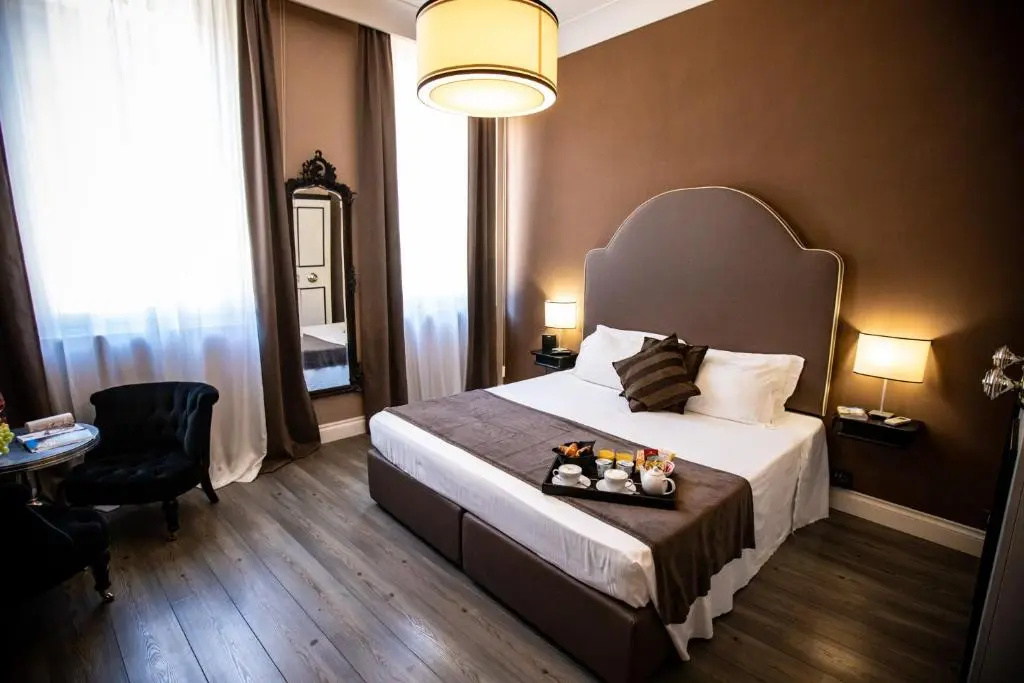 Deluxe Double room (full double bed)
