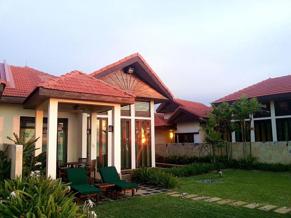 Borneo Beach Villas