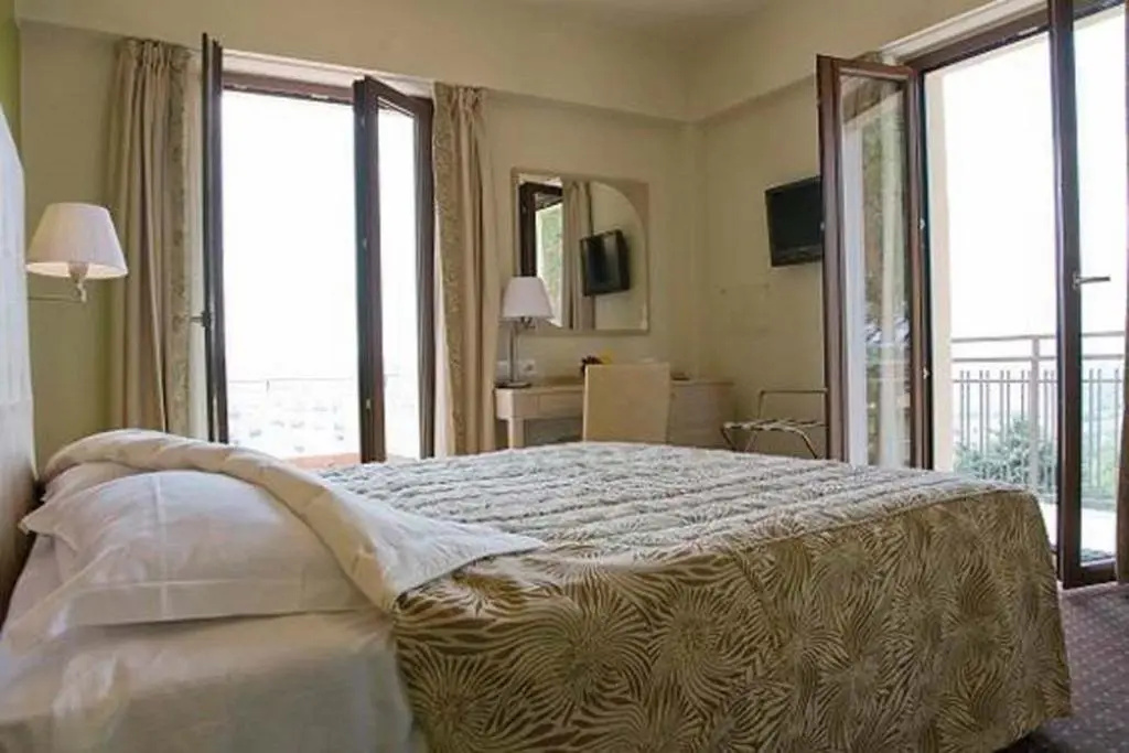 Superior Double room (full double bed)