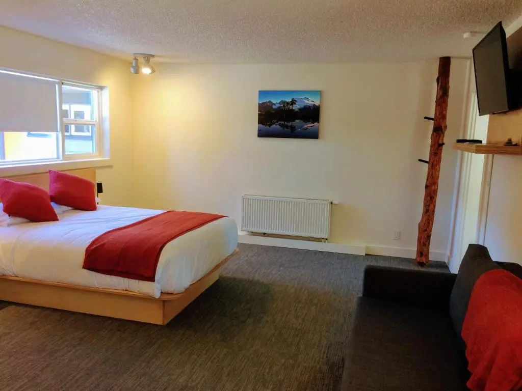 Double Suite (full double bed)
