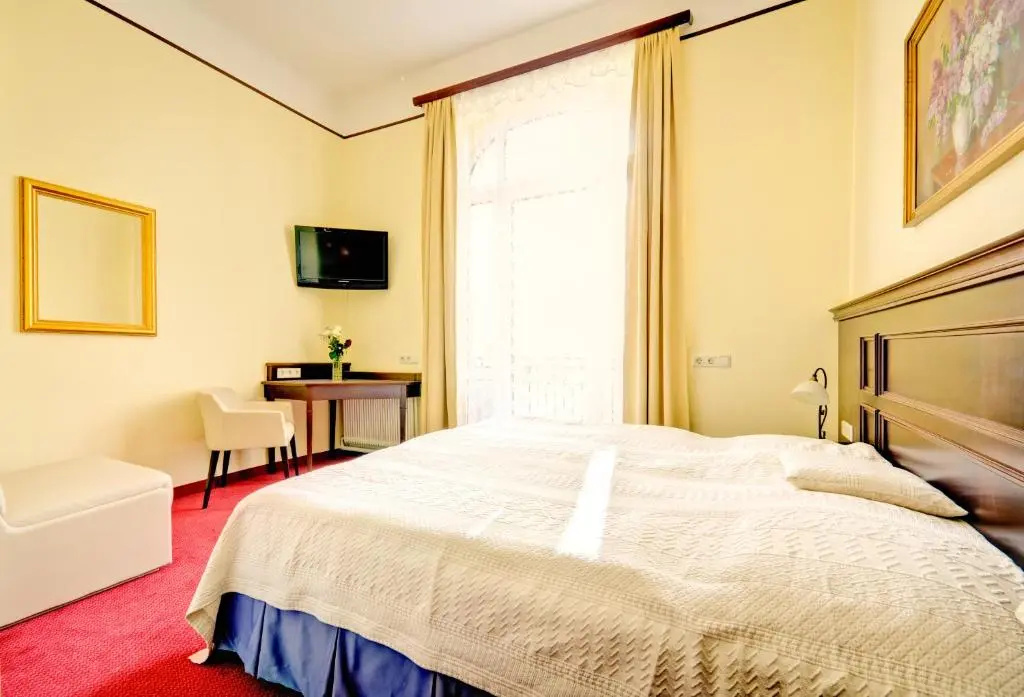 Standard Double room (full double bed)