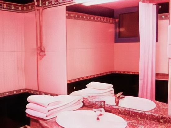 Dubai Palm Hotel