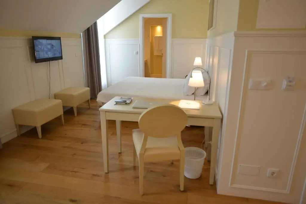Superior Double room (full double bed)