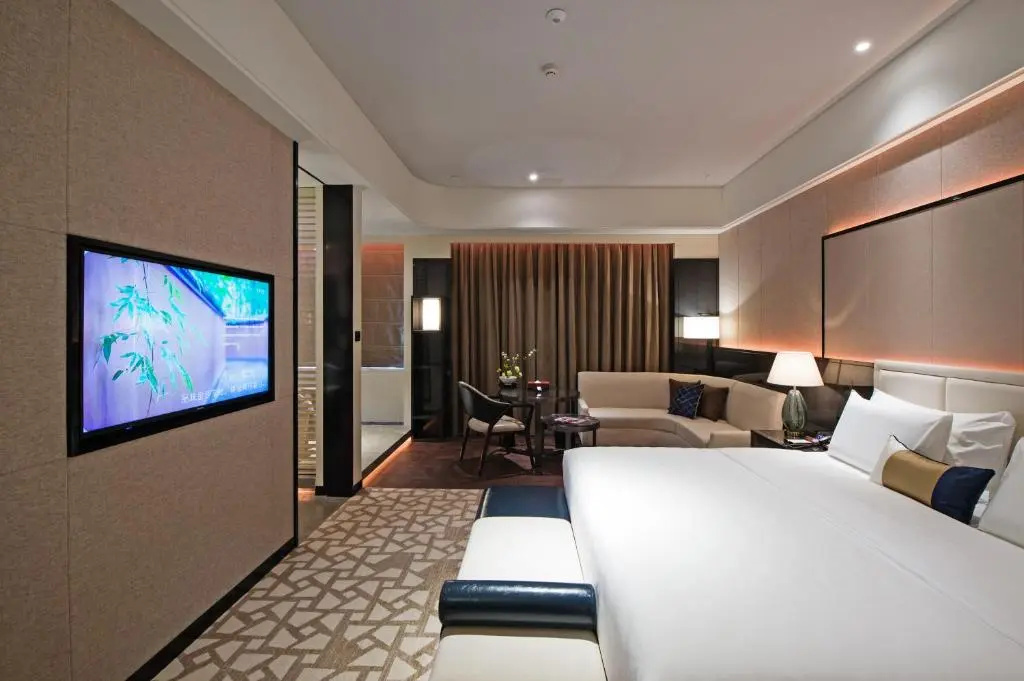1 Bedroom Suite