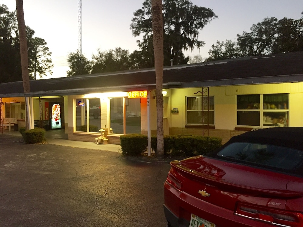 Cadillac Motel Fanning Springs