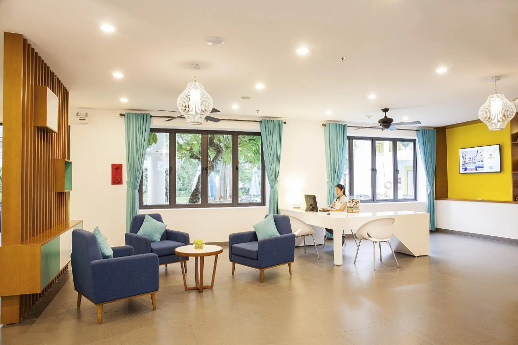 Lobby & Reception