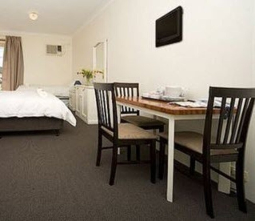 Aussie Settler Motel — 2