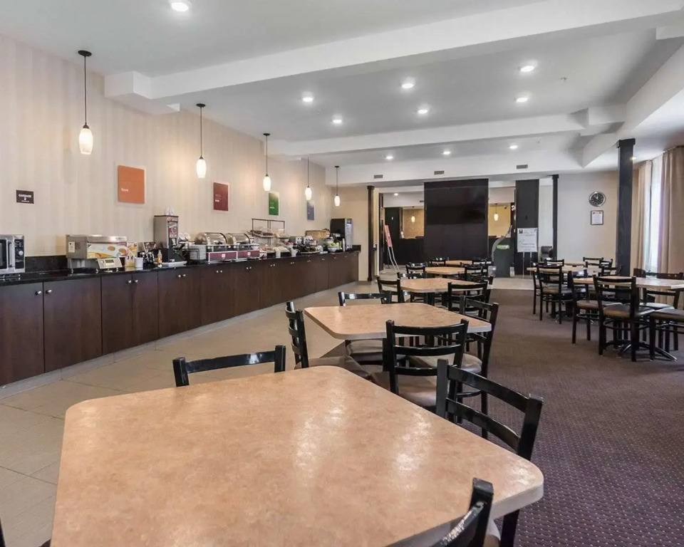 Comfort Inn & Suites - фото 28