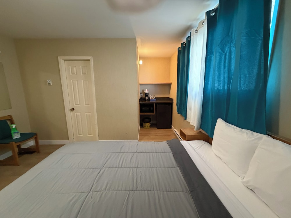 Economy room