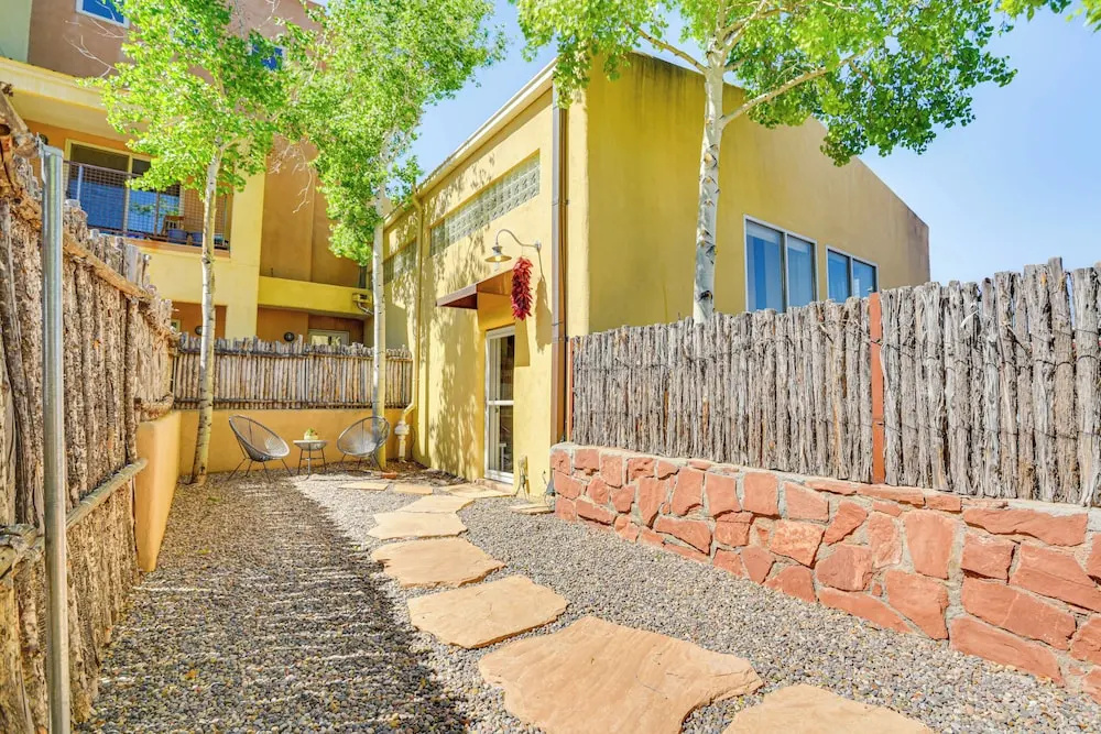 Modern Santa Fe Desert Loft w/ Fireplace!