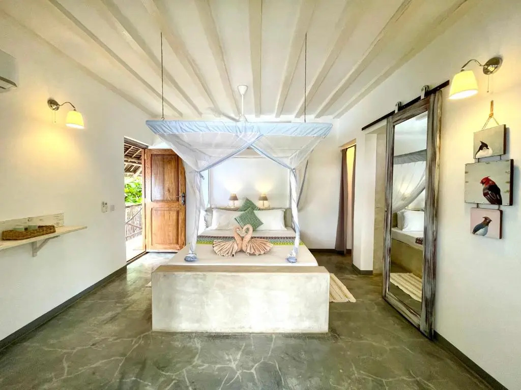 Deluxe Double room with balcony and with partial sea view (full double bed)