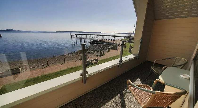 Beach & Waterfront