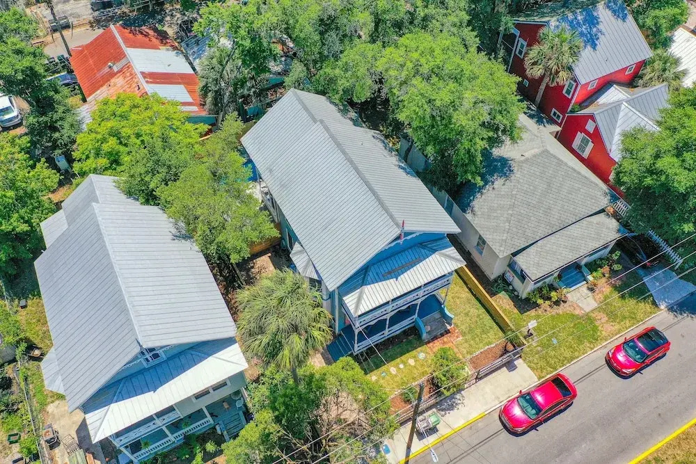 Classic Victorian Home Near Downtown With a Private Pool, Wifi, & Washer/dryer
