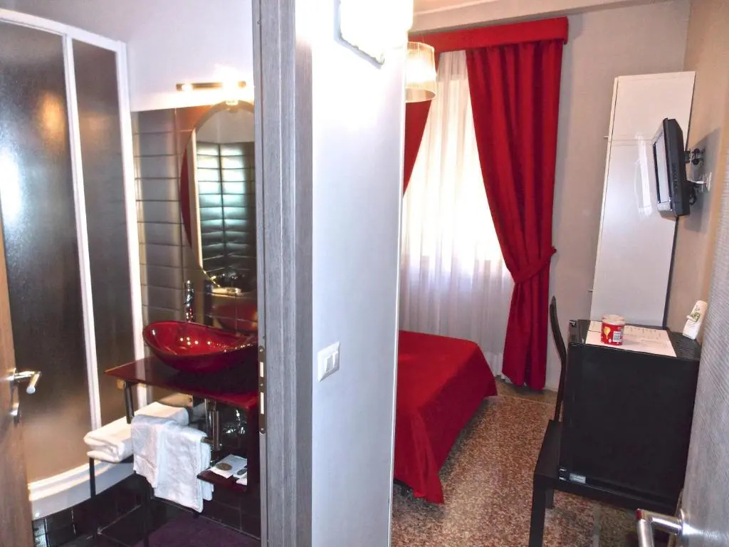 Standard Double room with balcony (twin beds)