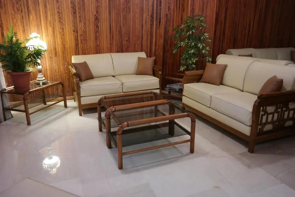 Lobby & Reception