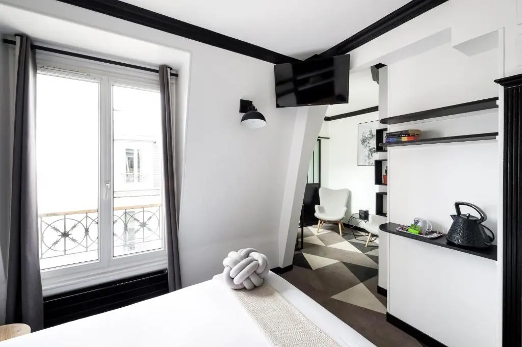 Deluxe Attic room