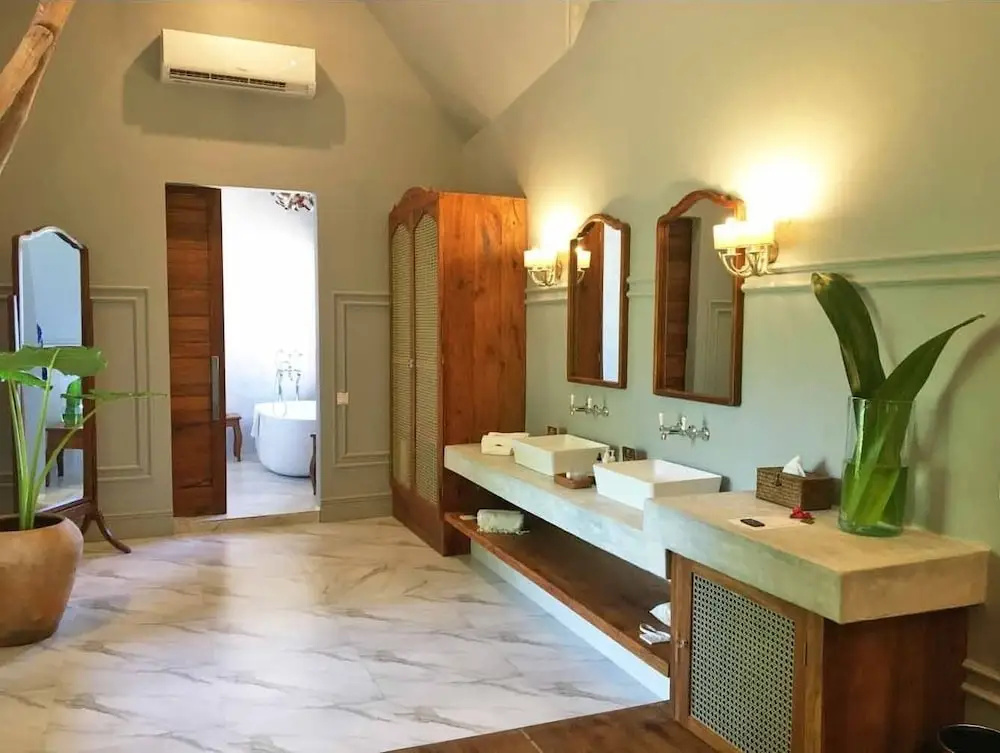 Luxury Double Suite with balcony and with sea view (full double bed)