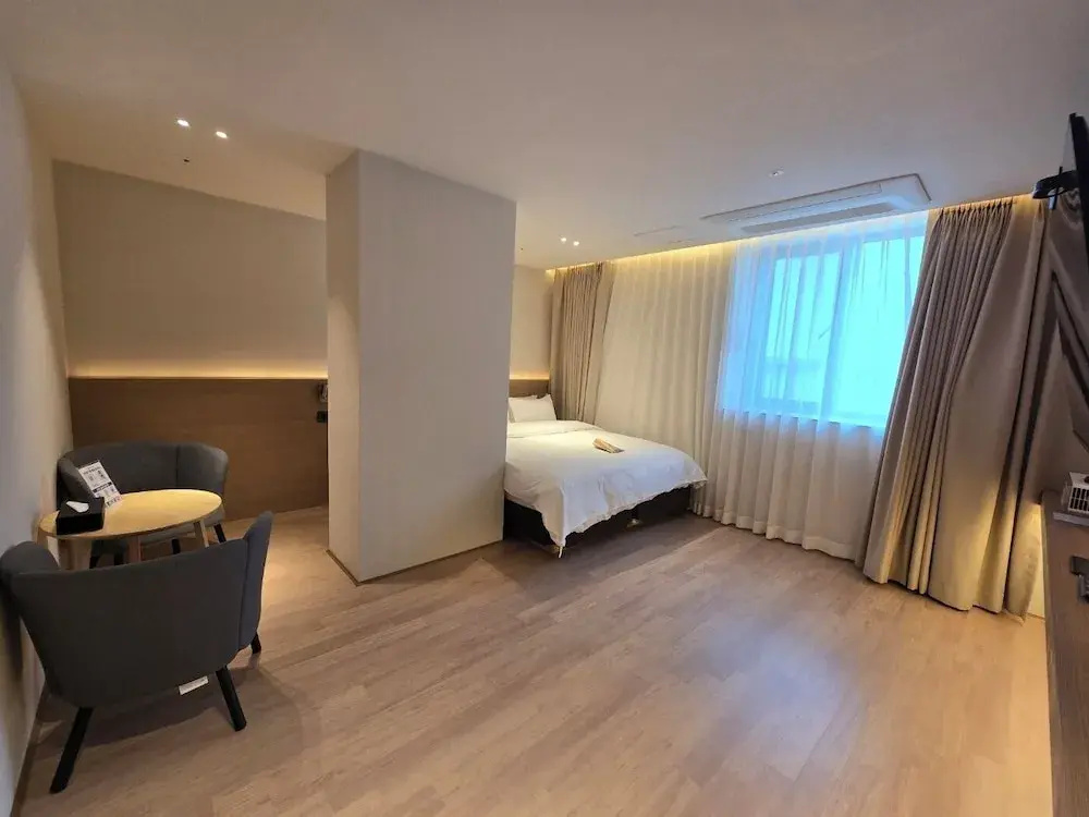 Standard Double room (full double bed)