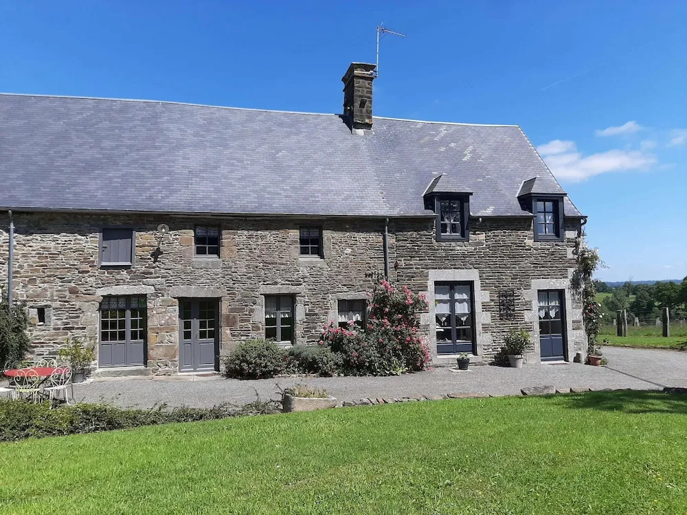Alluring Holiday Home With Fenced Garden, Barbecue