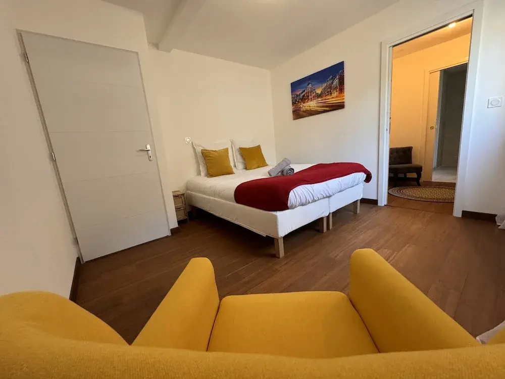 Voir la photo 2 — Hillside Retreat With Scenic Views