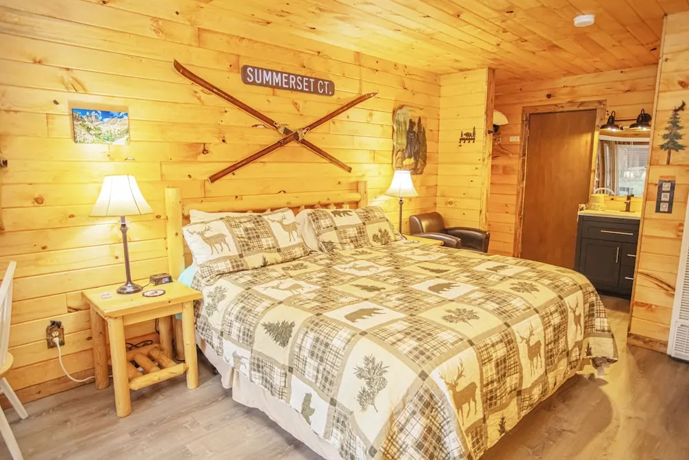 Deluxe Double room with courtyard view (full double bed)