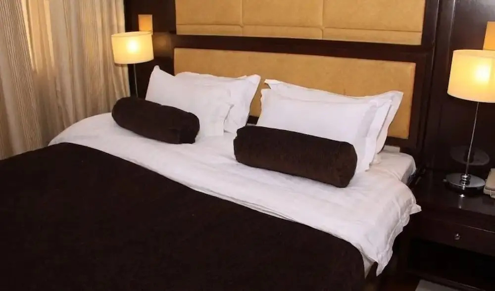 Owu Crown Hotel - Chambres